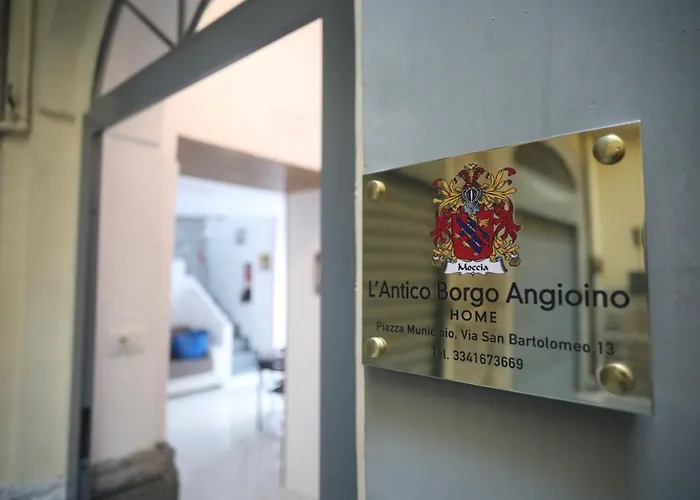 L\'Antico Borgo Angioino